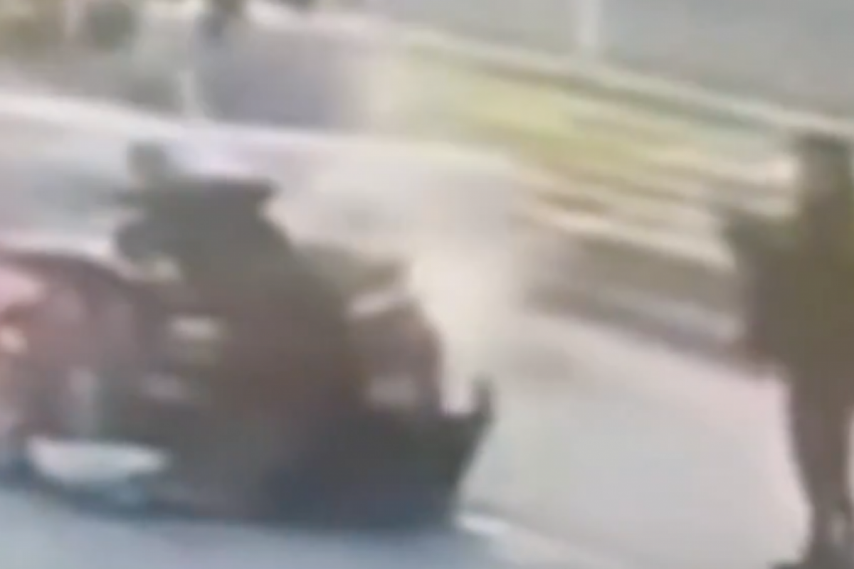 'Acidente de trânsito, infelizmente o policial ficou ferido”, disse o motorista.