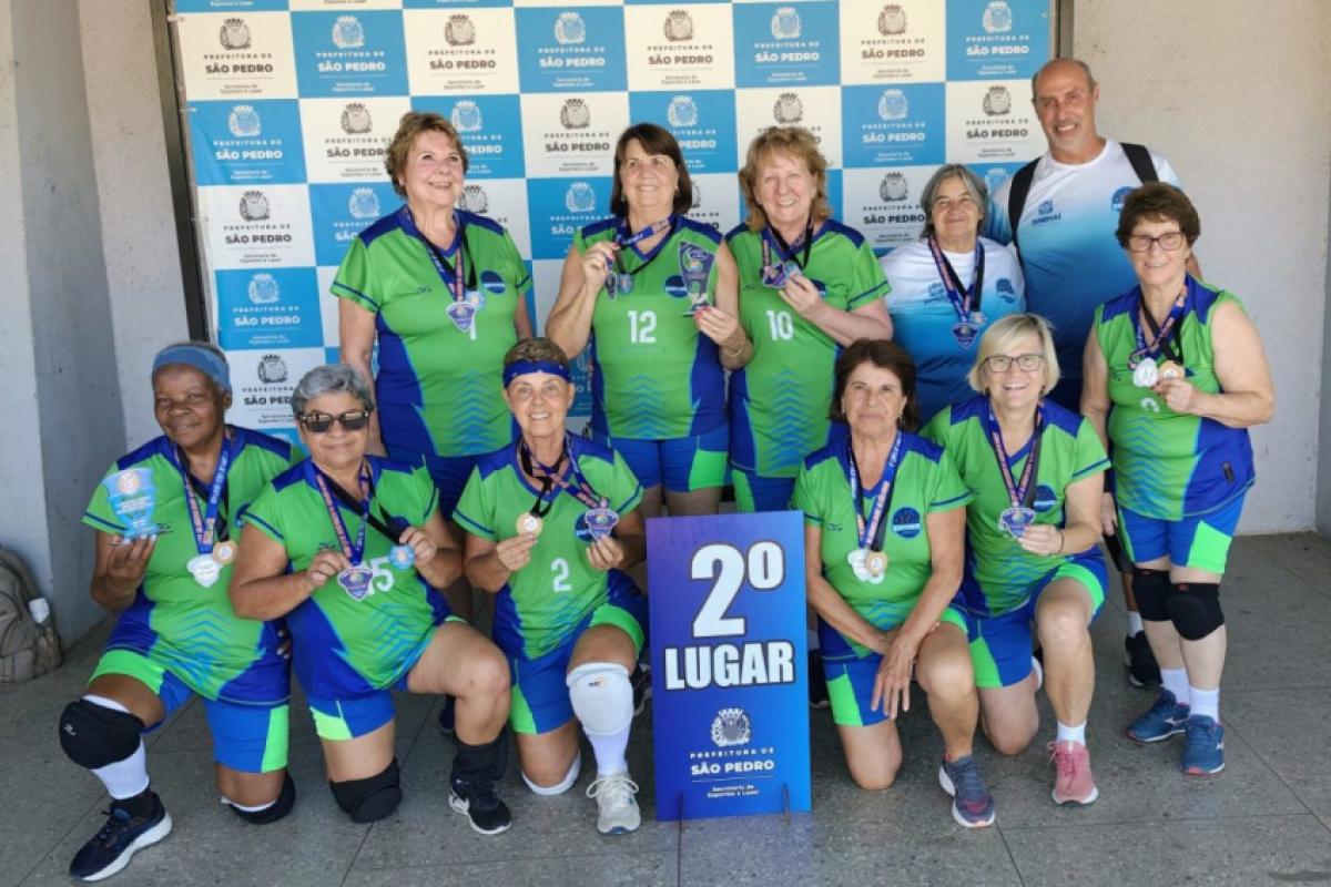 Marli, Marli Cilze, Maria Auxiliadora, Maria Scalli, Angela, Bernadete, Maria Aparecida, Fátima, Zenaide, Elizabete, Mafalda, Toshico e Angela comemoraram