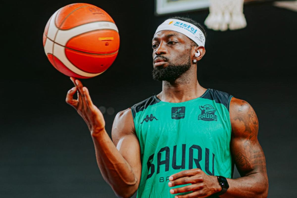 Brite deverá estar em quadra nesta quarta