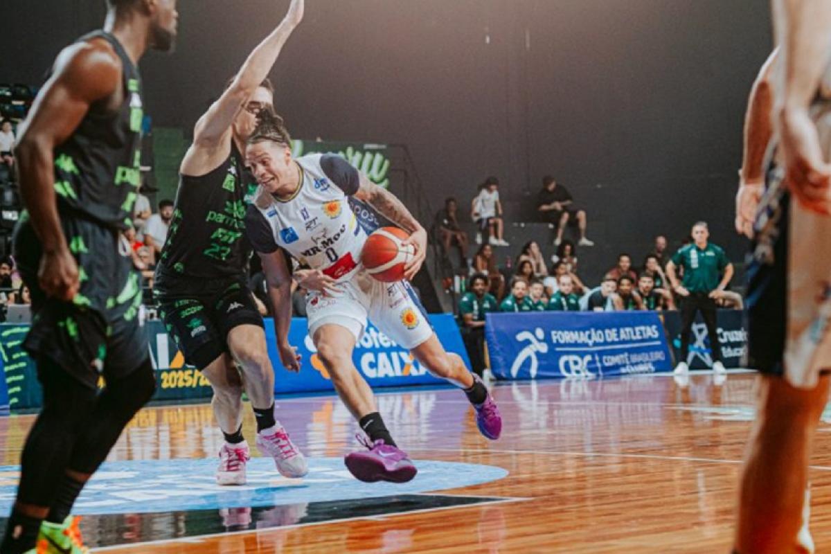 Lance do jogo entre Bauru x São José