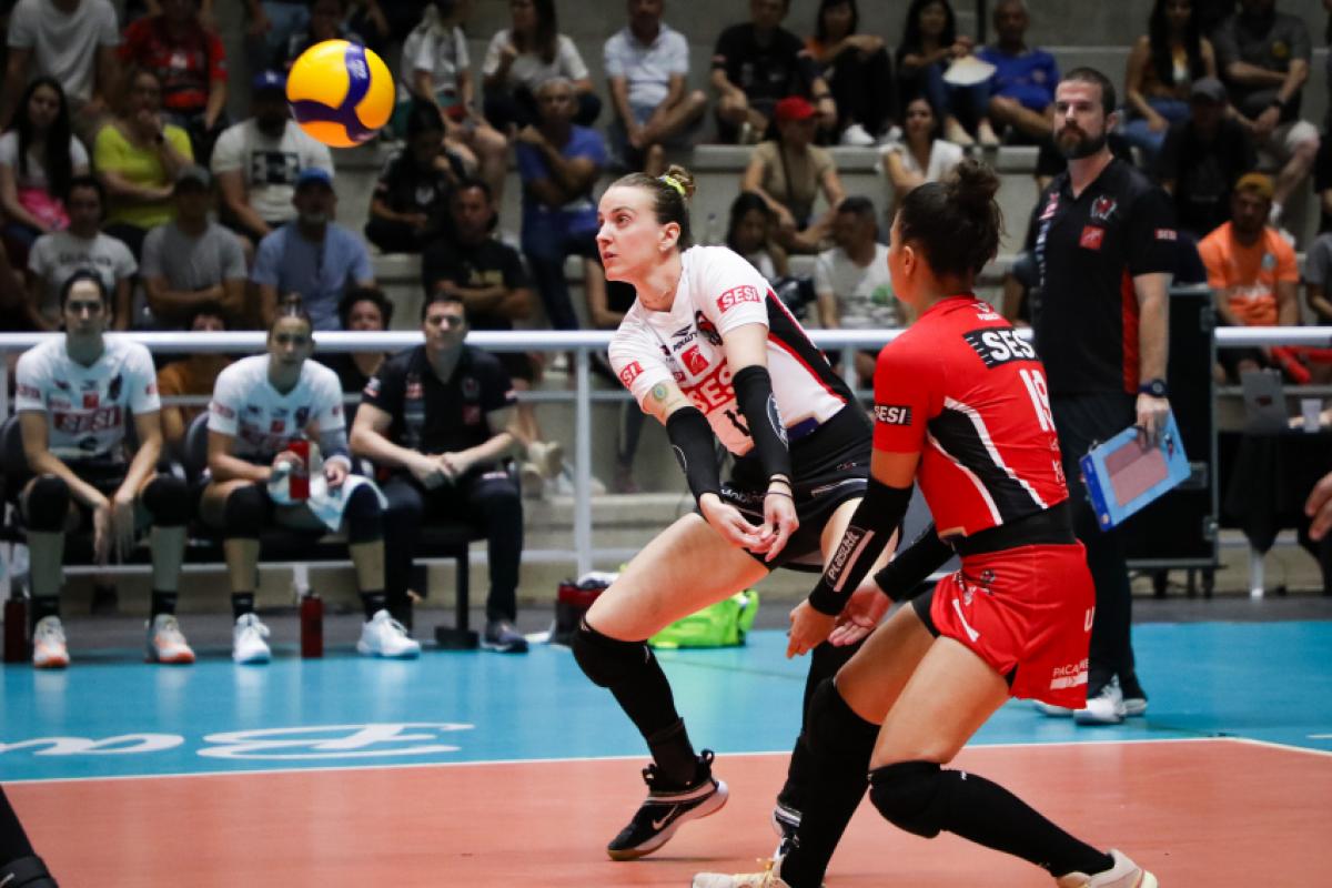 Sesi Vôlei Bauru encara Gerdau Minas na penúltima rodada