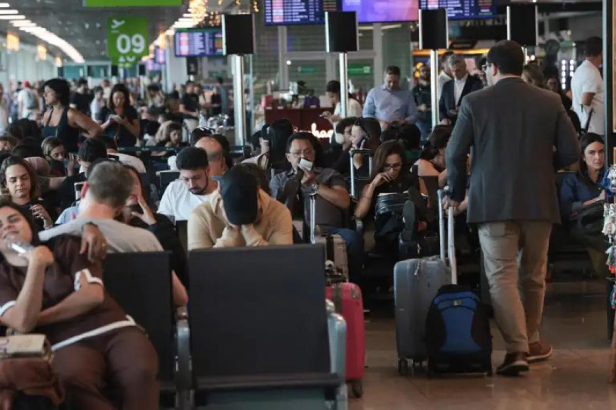 Movimento nas salas de embarque do Aeroporto de Congonhas