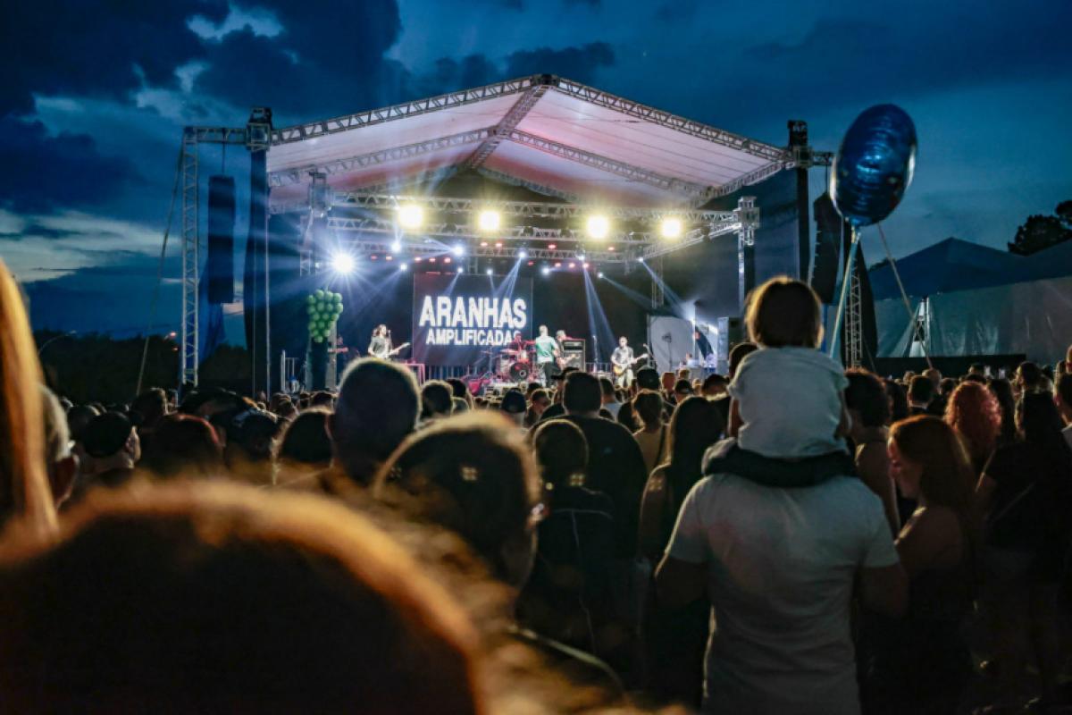 O formulário ficará disponível até 15 de dezembro, e contempla bandas, DJs, companhias de dança, atores, coletivos e intervenções artísticas