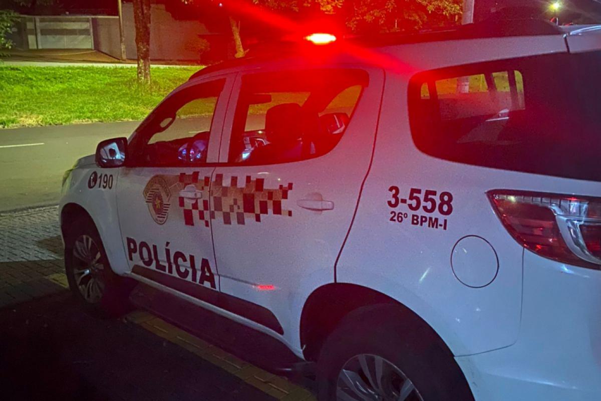 De acordo com o relato da vítima, ela e o companheiro – que era seu namorado – estavam em uma chácara e haviam consumido bebida alcoólica durante o dia. 