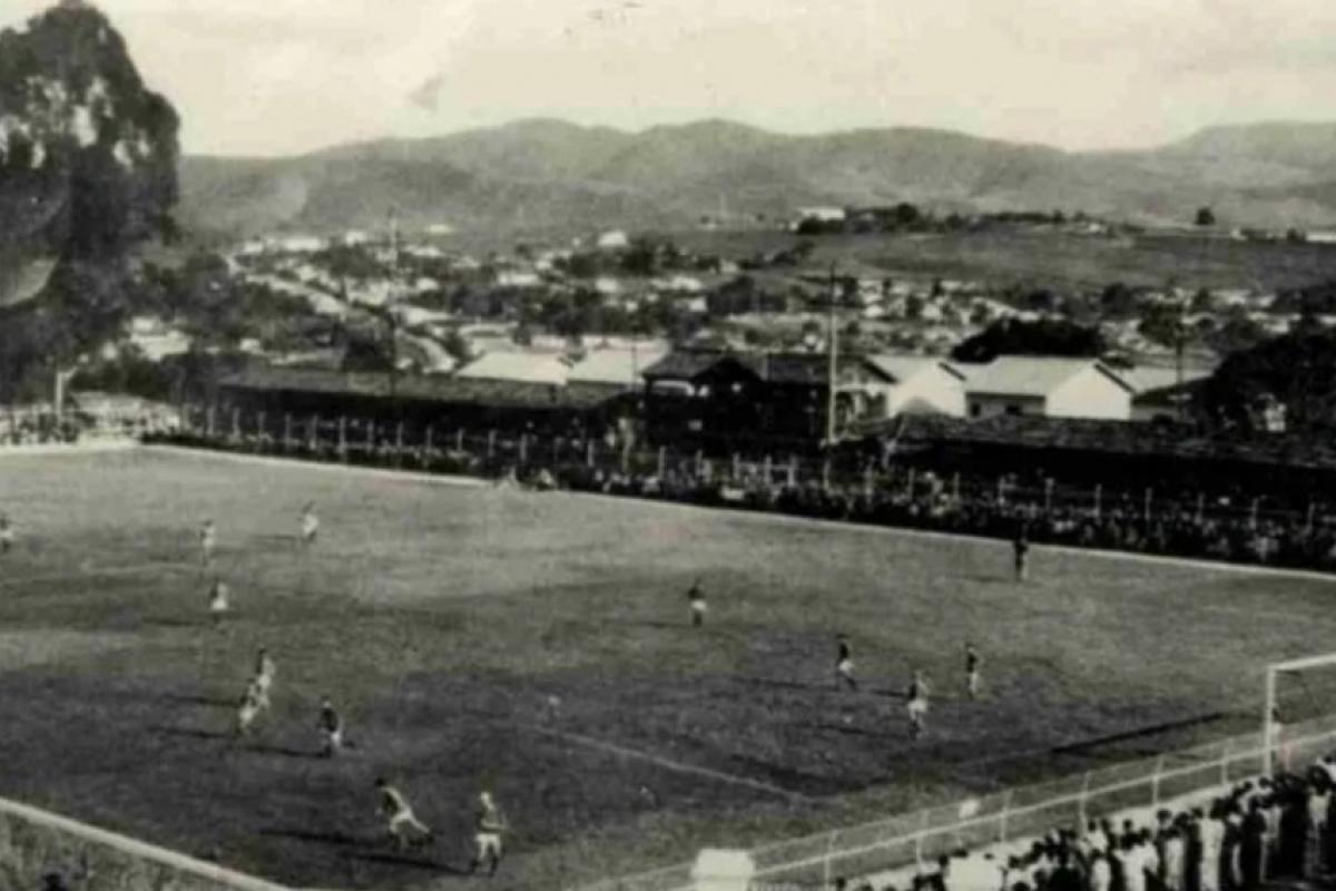 Na véspera de Natal de 1933, o time jundiaiense entrou em campo em um amistoso beneficente
