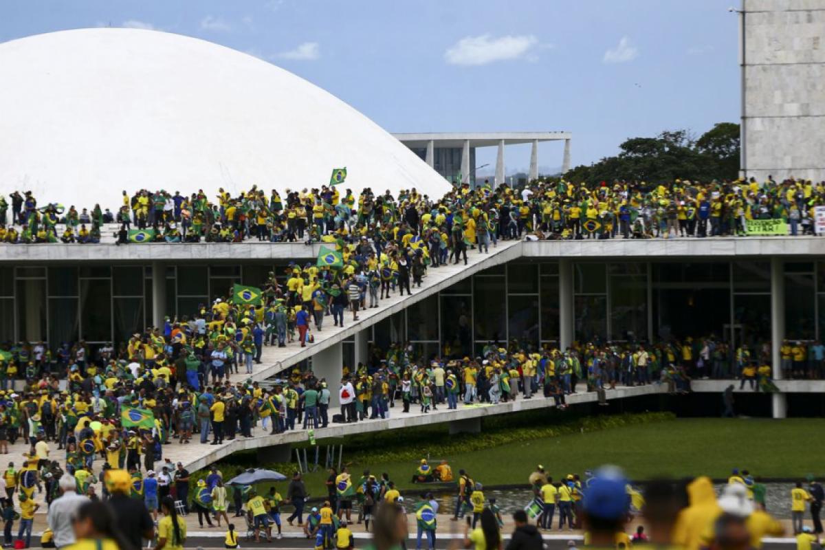 Moraes propôs penas que somam 16 anos para cada um dos cinco acusados.