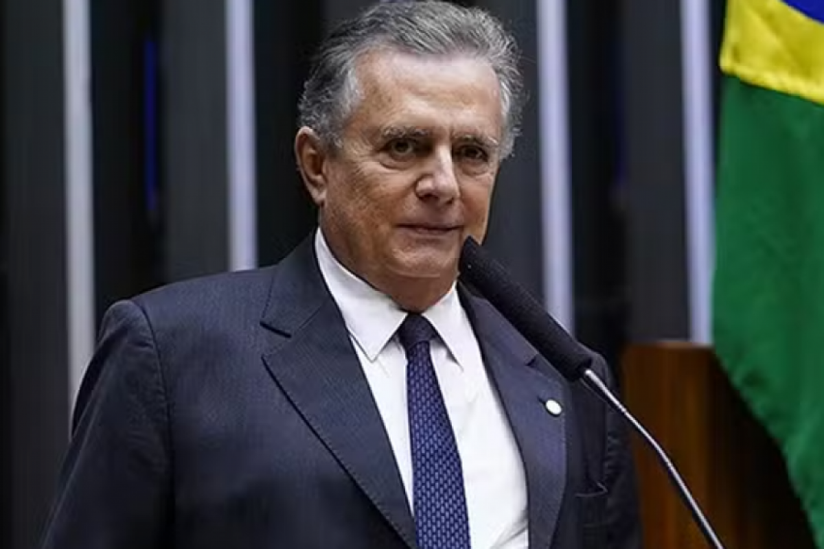 Deputado Flávio Nogueira do PT de Alagoas foi um dos que votaram contra a proposta.