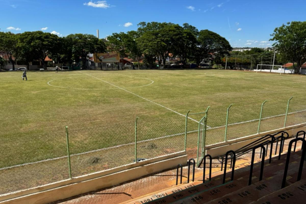 Entre as melhorias, destaca-se o replantio completo da grama do estádio