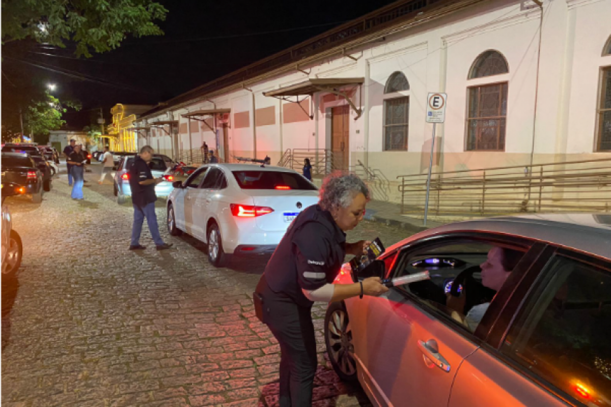 A operação contra mistura de álcool e direção foi promovida com apoio da Polícia Militar na região e terminou com 47 recusas, o que também configura infração