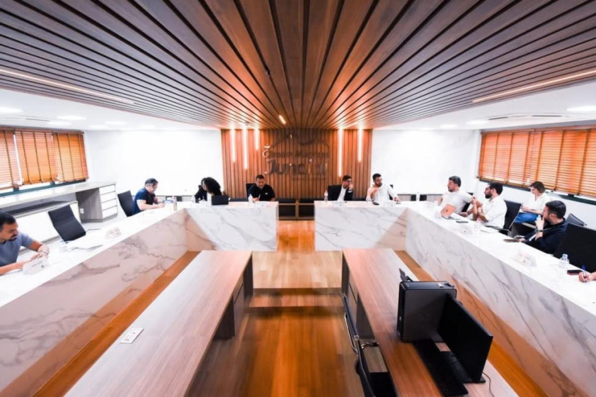 Vereadores acompanham de perto caso da menina vítima de maus-tratos praticados pela mãe 