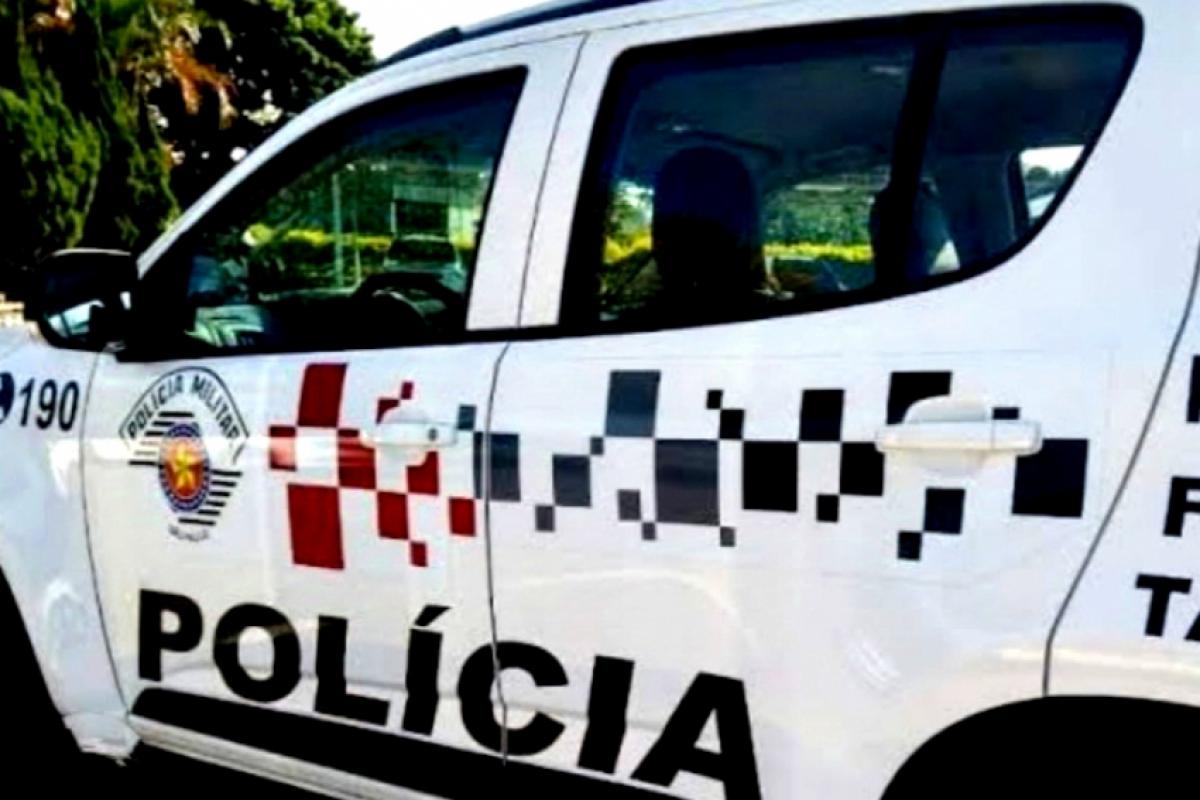 A troca de tiros com morte aconteceu na rua Águas de Lindóia. 