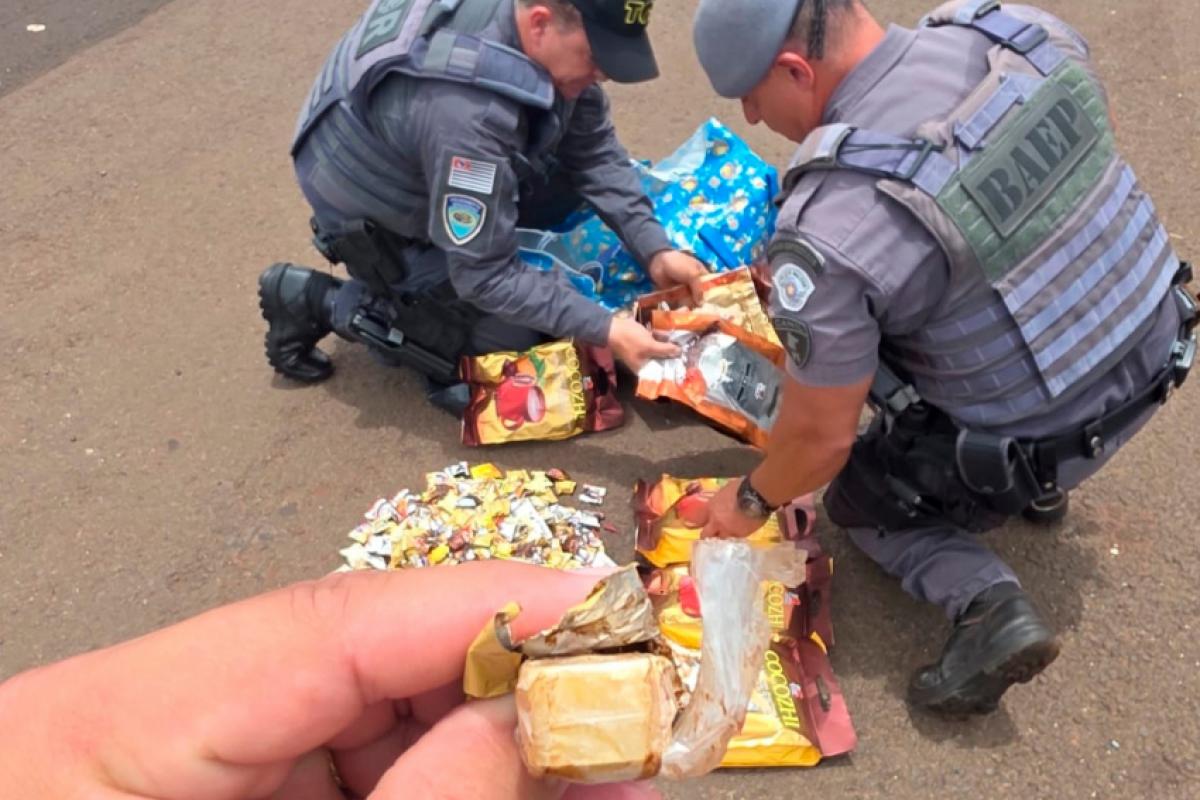 Material apreendido com os policiais militares