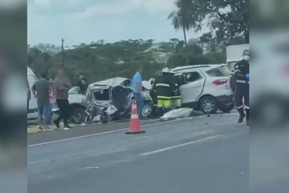 Acidente entre dois carros e um caminhão ocorreu entre José Bonifácio e Ubarana