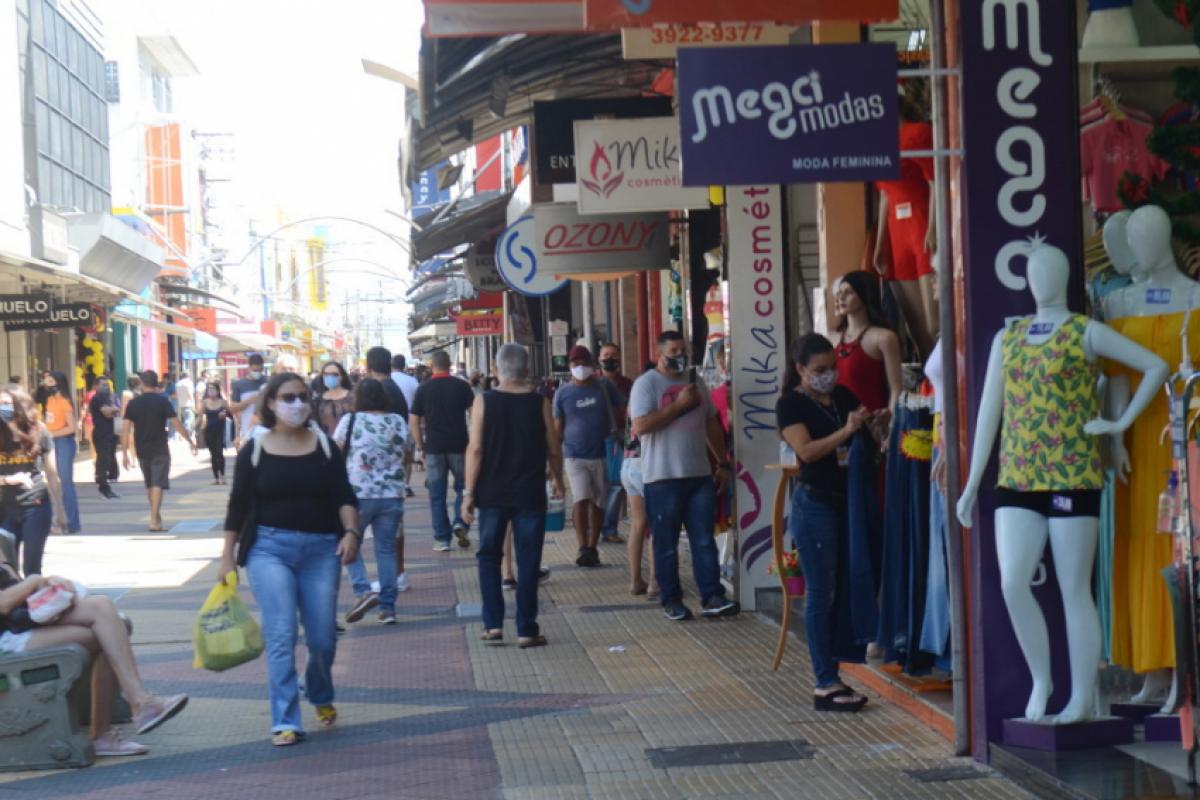 Dados da OCDE colocam o Brasil entre as cargas de trabalho mais altas do mundo.