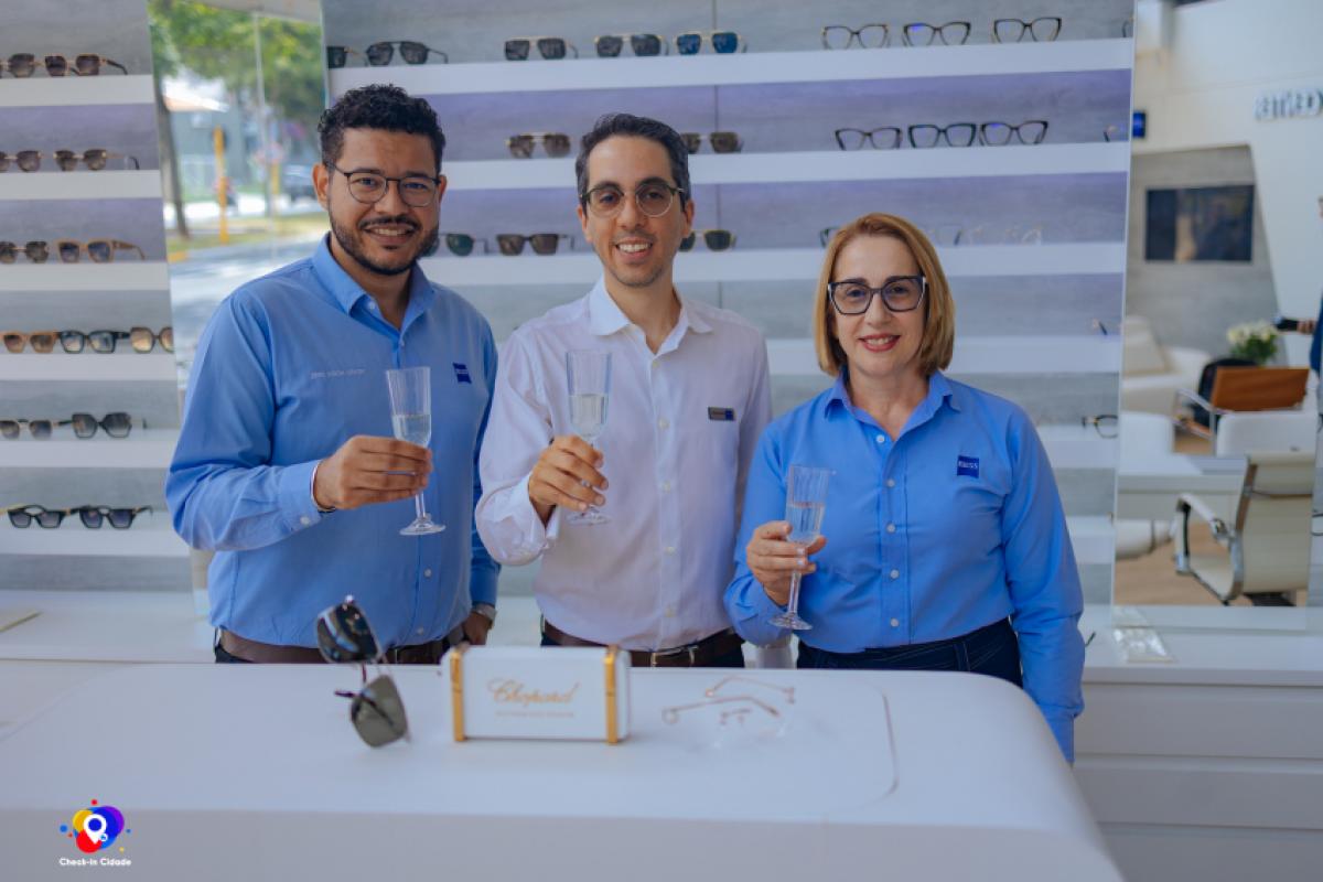 A loja está localizada na Avenida Comendador José da Silva Martha, 2-8