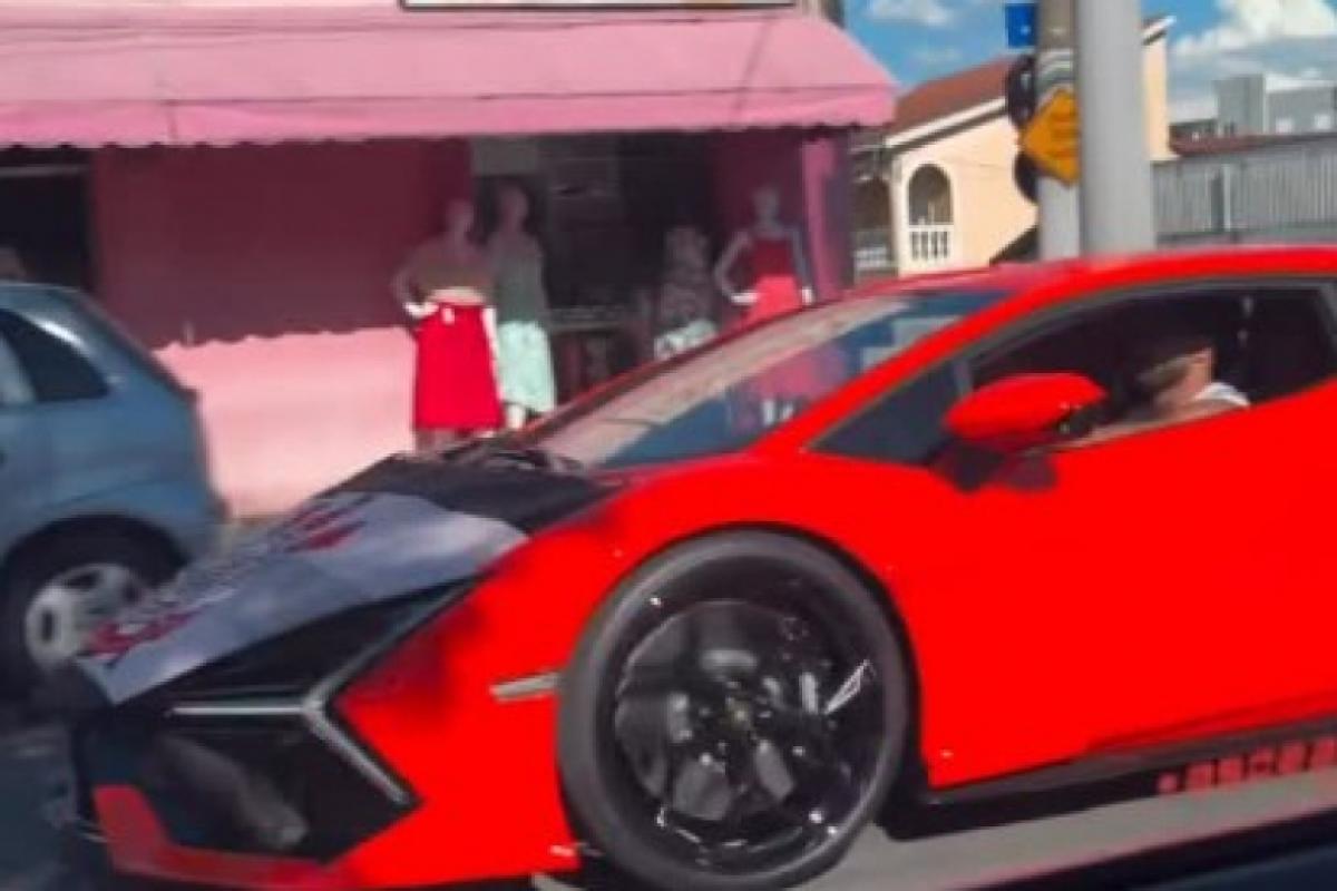 Yuri circula com carrão em São José