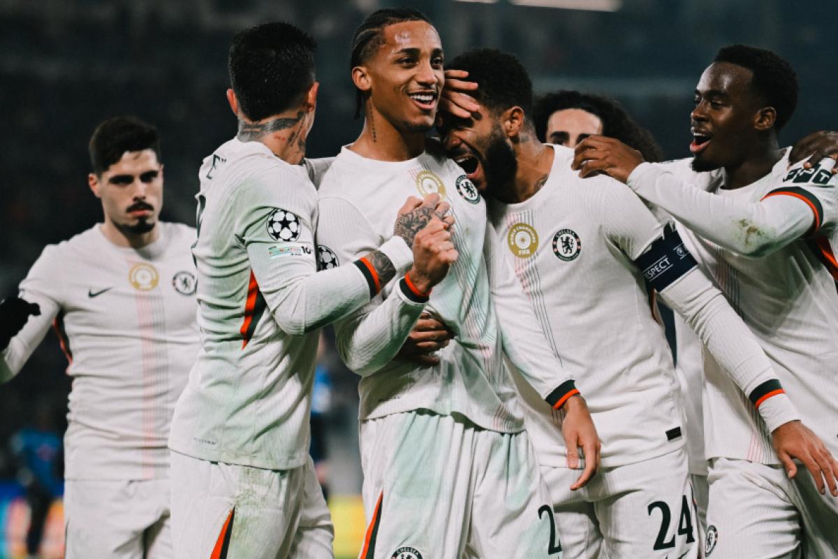 João Pedro abriu o placar, mas Scamacca e De Ketelaere foram os responsáveis por sacramentar o resultado no Atleti Azzurri d'Italia