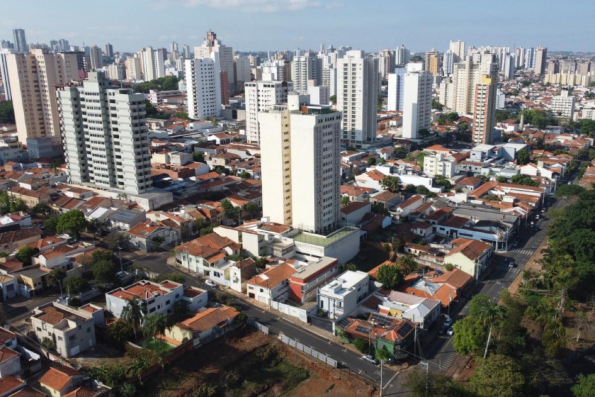 A atualização de valores alcança 232 mil imóveis na cidade, segundo a Prefeitura