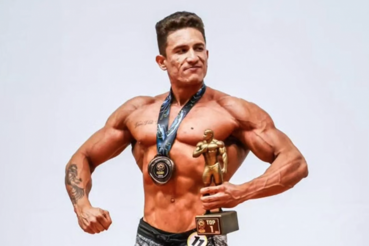 O atleta foi internado no Hospital Regional de Ponta Porã às pressas diante de fortes dores na coxa. 