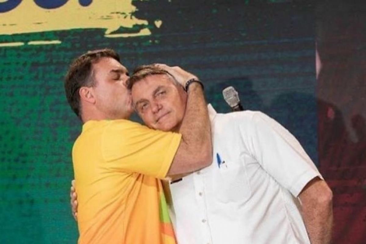 Flávio e Jair Bolsonaro