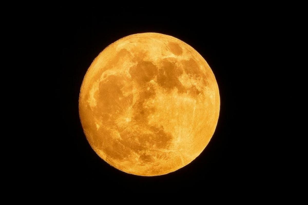 Superlua vista de Franca nesta quinta-feira