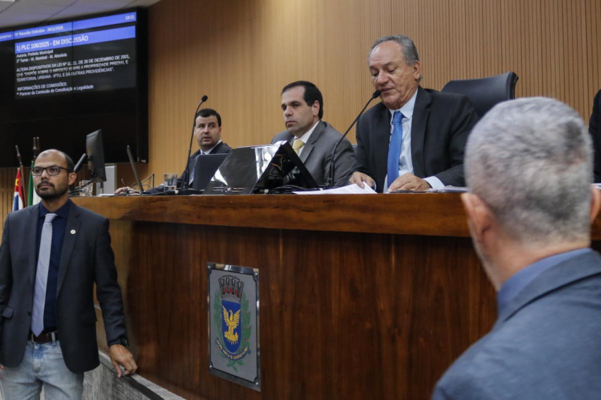 Projeto que cria 105 cargos e prevê impacto superior a R$ 20 milhões anuais será votado na sessão do dia 10 de dezembro.