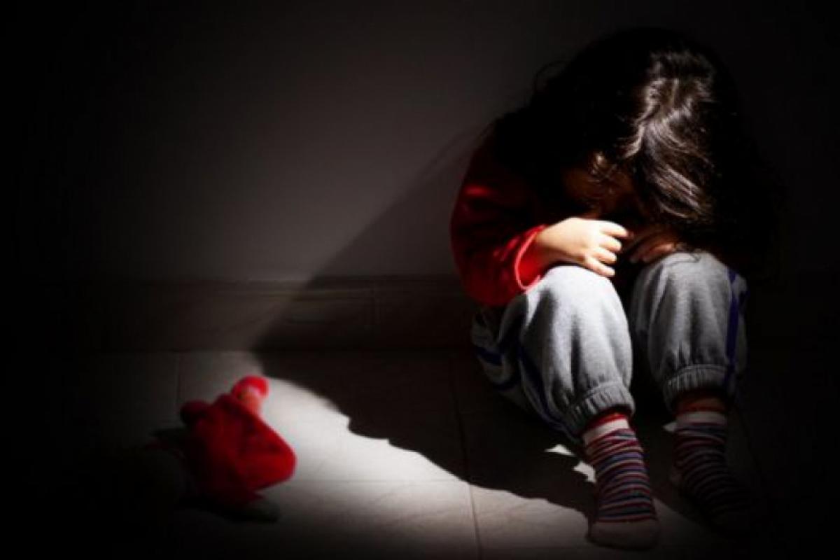 A menina teve o peito e a genitália acariciados pelo funcionário do hotel