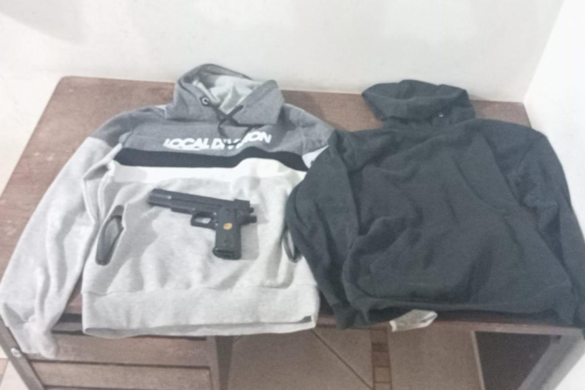 Roupas utilizadas pelo adolescente ajudaram na identificação; imagens e buscas levaram à detenção do suspeito