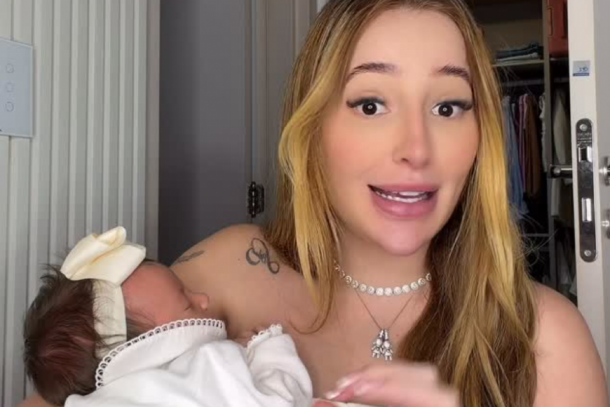 Chorando, ela disse sentir “alívio” ao ver a compatibilidade de 99,99% com o suposto pai, cujo nome mantém em sigilo.