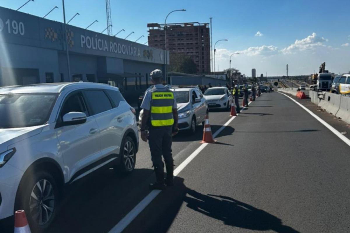 Uma das fiscalizações recentes na base da PM na Rondon (SP-300)