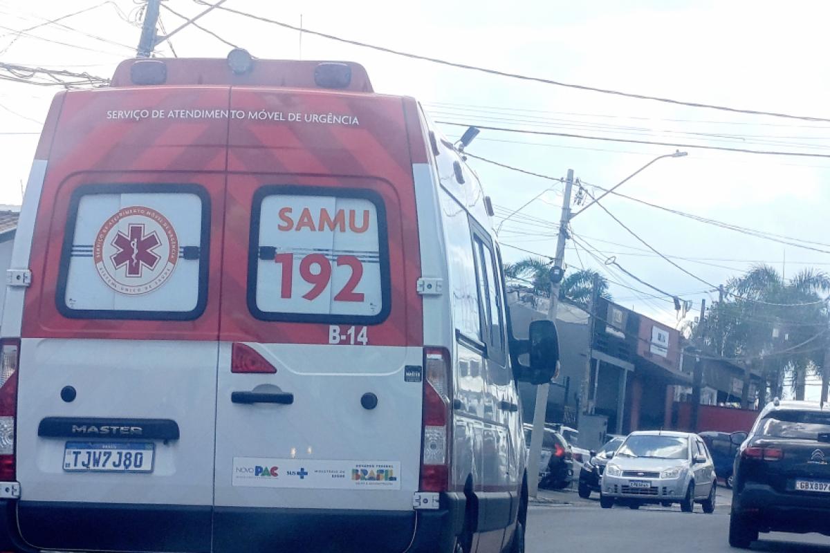 Equipes do SAMU e Bombeiros foram acionadas para a ocorrência