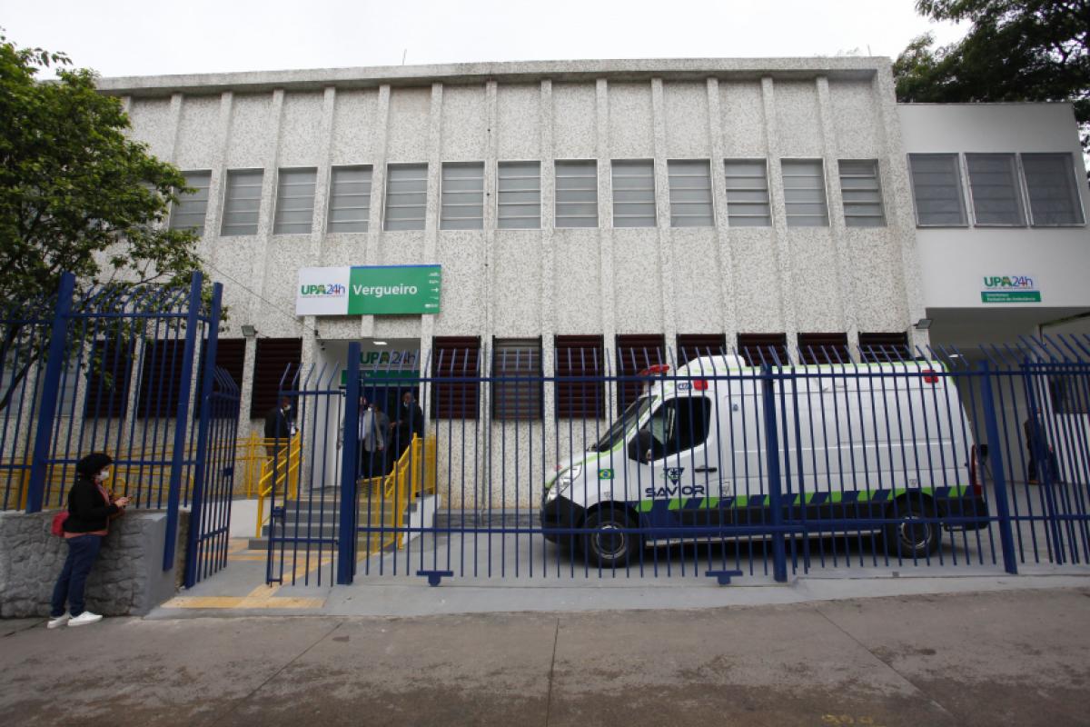 Segundo a Polícia Militar, uma bolsa contendo um artefato parecendo explosivo foi encontrada no local. 