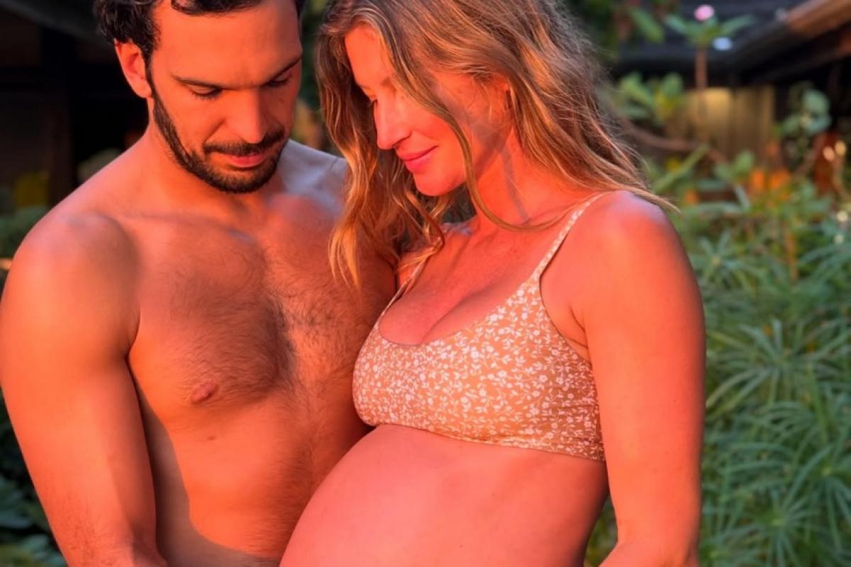 Discreta, a top compartilhou momentos íntimos do dia a dia ao lado do pequeno.