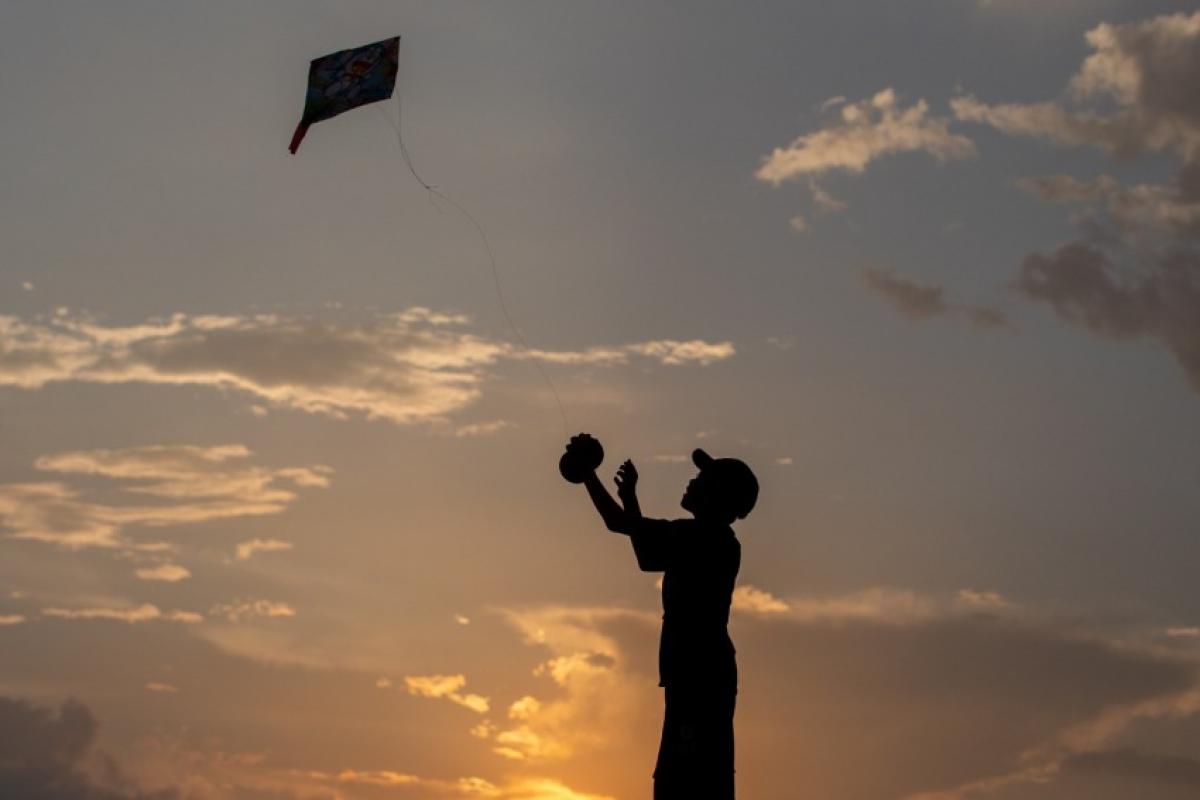 Brincadeiras com pipas podem gerar riscos à segurança elétrica