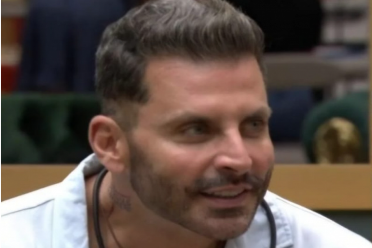 Em ambientes como o BBB, que envolvem treinos frequentes, pressão psicológica e mudanças bruscas na rotina, o risco pode aumentar em pessoas predispostas.