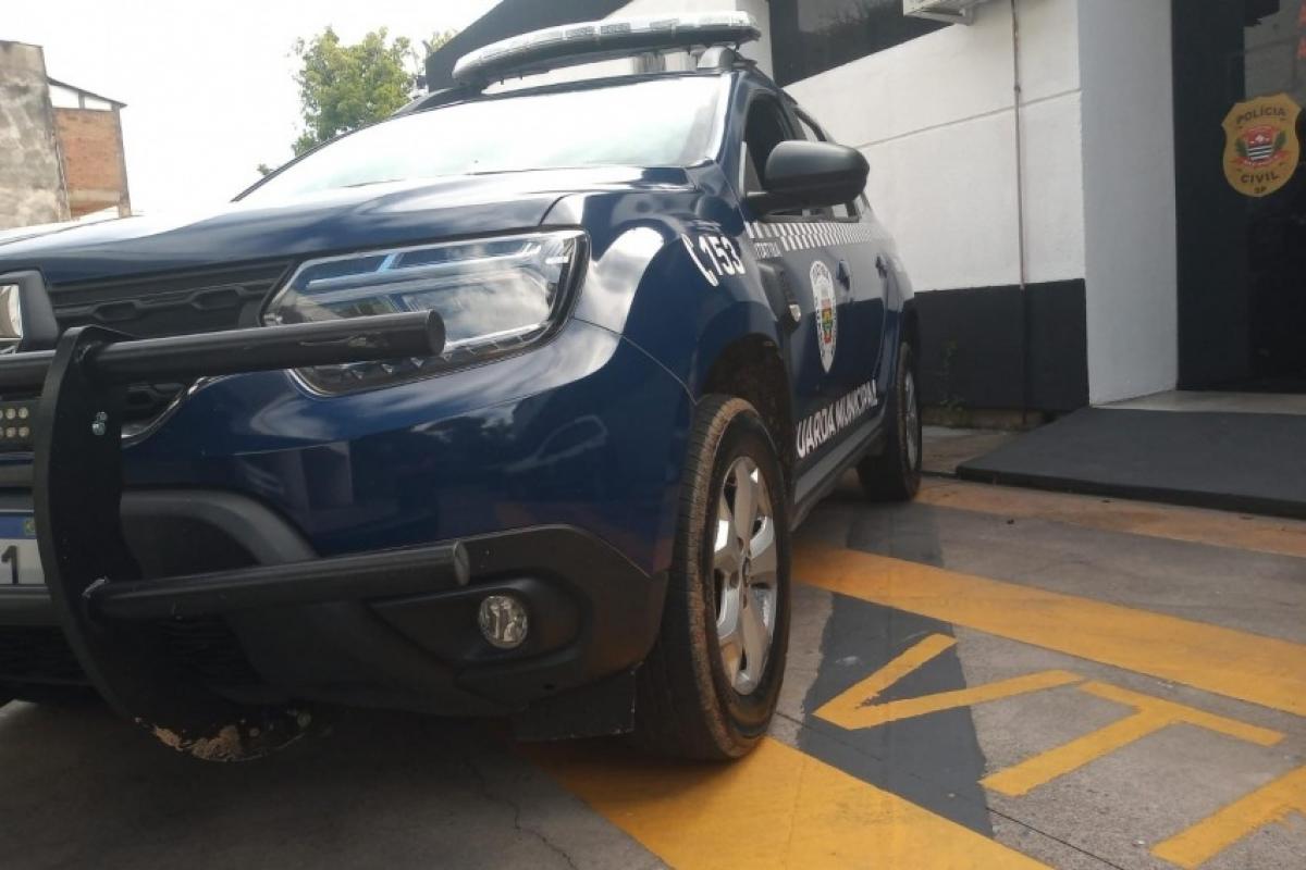 O criminoso foi conduzido à delegacia, onde o mandado judicial foi cumprido