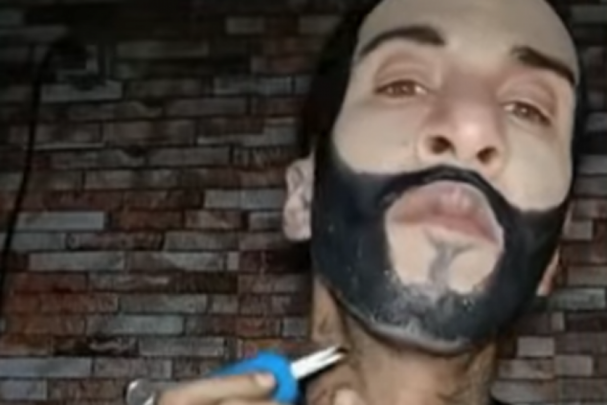 No meio da zoeira, surgiu também a dúvida: seria mesmo uma tatuagem definitiva? 