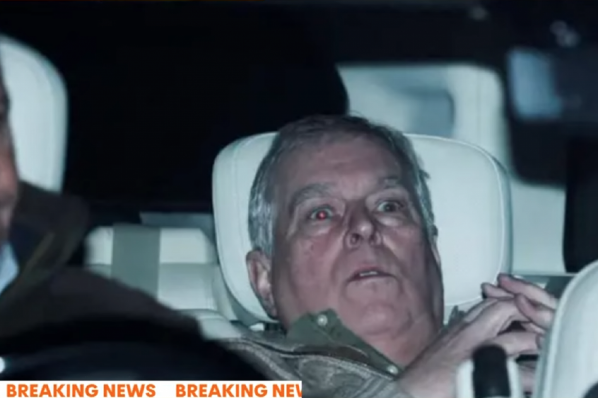 deixou uma delegacia em Norfolk no início da noite desta quinta-feira (GMT), horas depois da detenção.