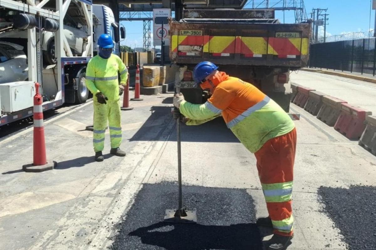 Equipes atuam em dois turnos para recuperação do asfalto