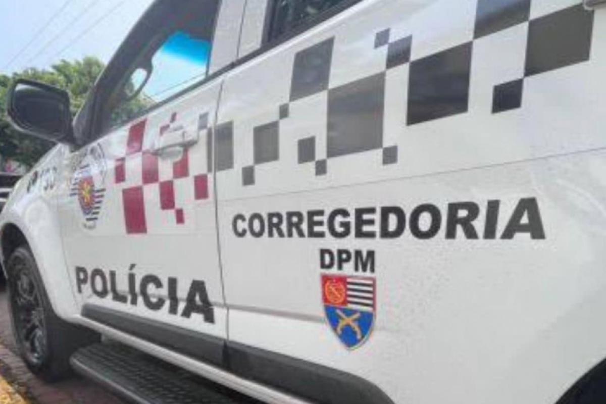 O oficial teria usado empresas registradas em nome da mãe e do marido para ocultar sua participação no fornecimento de segurança privada.