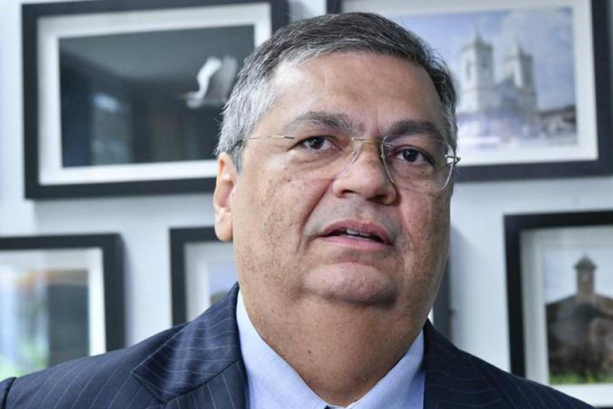 Entre as verbas consideradas penduricalhos por Dino estão os chamados auxílio-peru e auxílio-panetone.