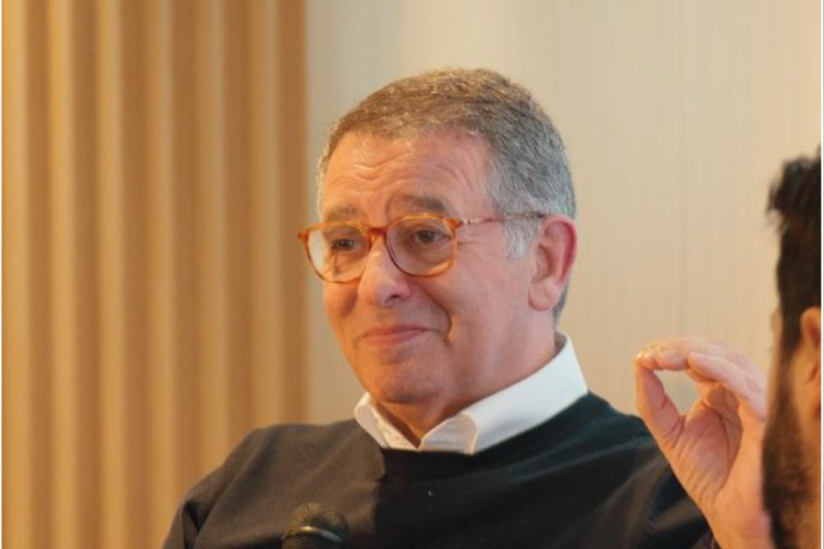 Com 3 milhões de votos, ele derrotou o candidato de direita.