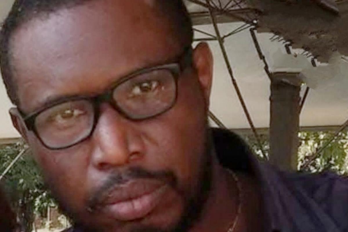 Após balear a ex, o homem fugiu em um veículo Ford Ecosport. 