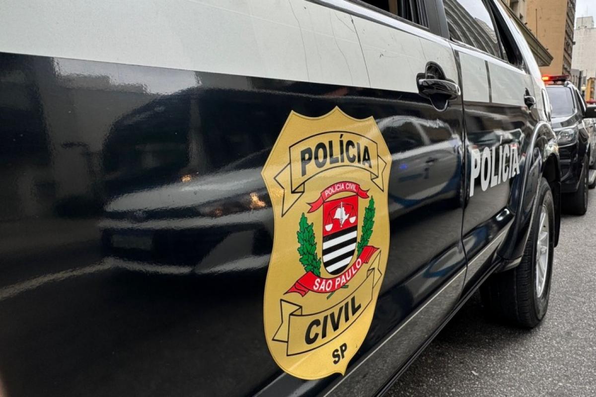 As vítimas foram executadas a tiros dentro e em frente à própria casa.
