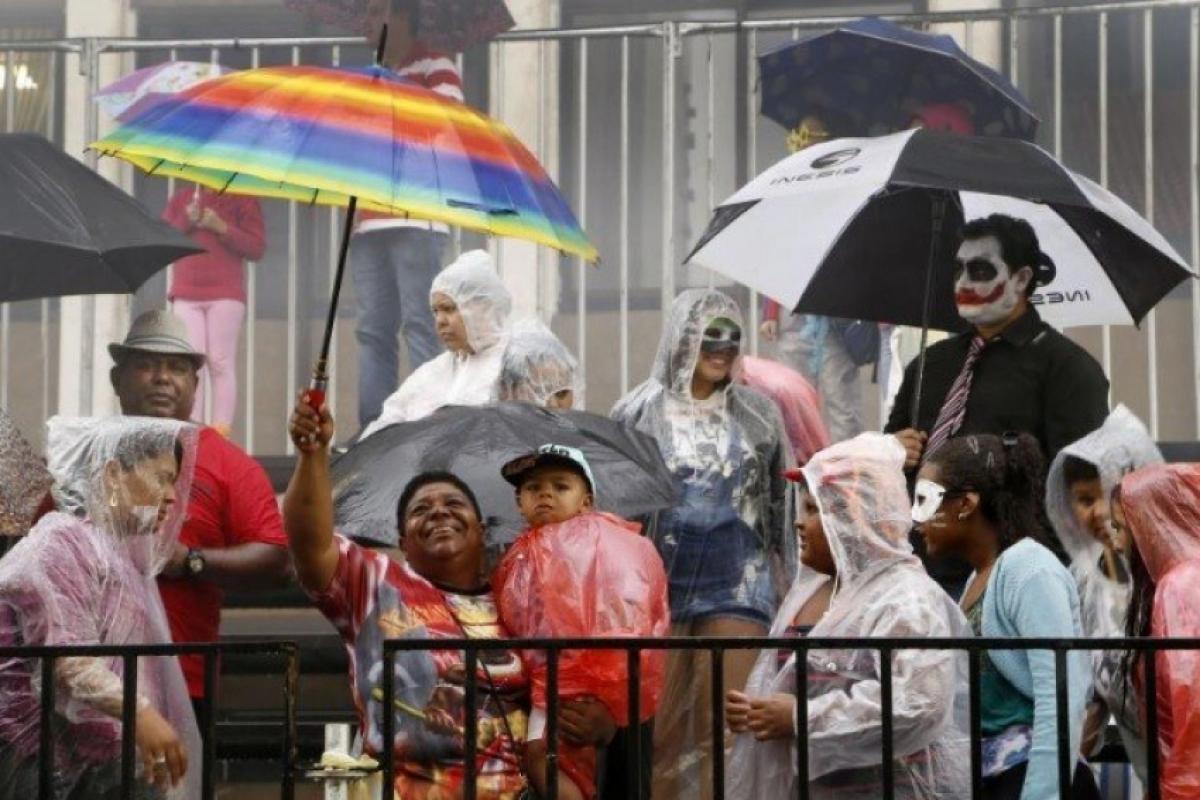  Chuvas podem chegar a 100 milímetros por dia, com ventos de até 100 km por hora.