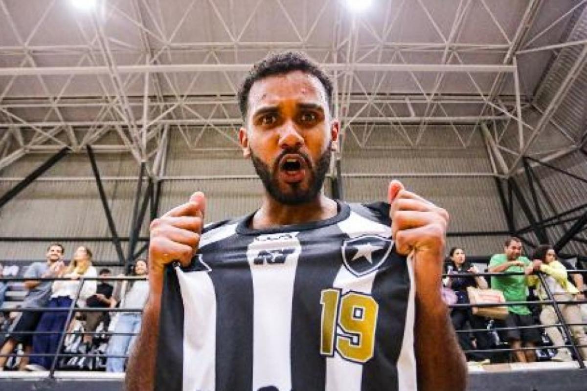 Alcassa começou bem a temporada pelo Botafogo, mas deixou o clube e foi para o Fluminense