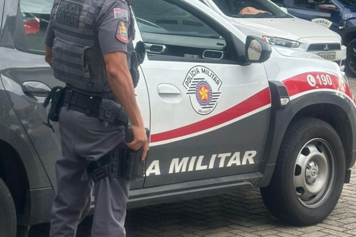 Os PMs conduziram as partes ao DP, onde a suspeita foi presa