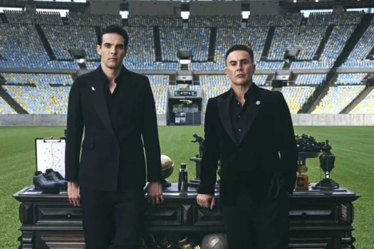 Kaká e Cannavaro em lançamento de perfume no Maracanã