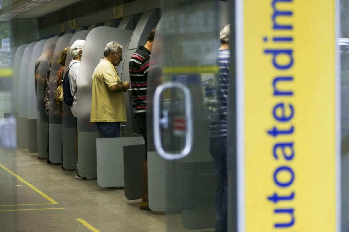 Agências voltam a funcionar na Quarta-feira de Cinzas após o meio-dia.