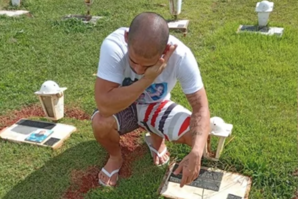 O último adeus foi dado nesta sexta-feira (6), no Cemitério Campo da Esperança, em Brasília.